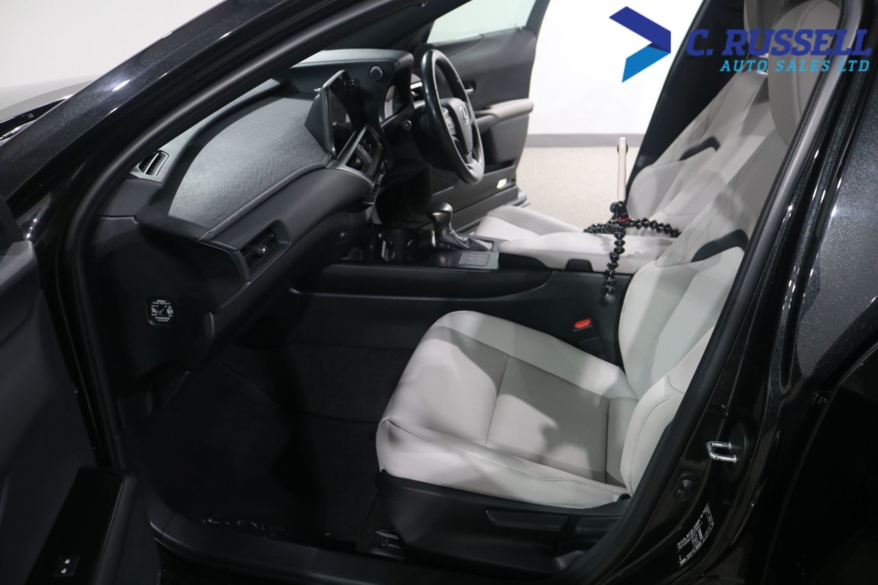 2023 LEXUS UX 2.0 250h F Sport Design SUV 5dr Petrol Hybrid E-CVT Euro 6 (s/s) (184 ps) - vehicle photo 29 for sale on PureCar
