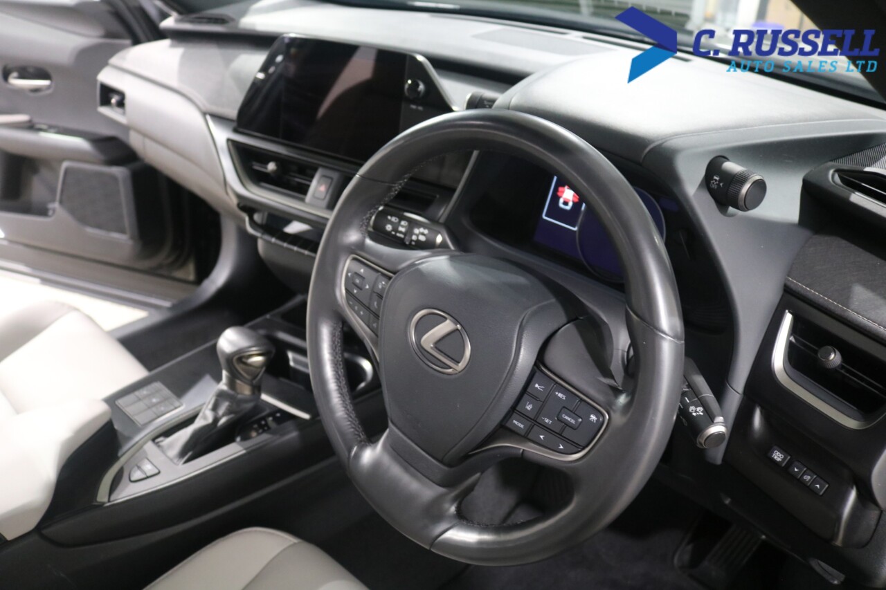 2023 LEXUS UX 2.0 250h F Sport Design SUV 5dr Petrol Hybrid E-CVT Euro 6 (s/s) (184 ps) - vehicle photo 32 for sale on PureCar