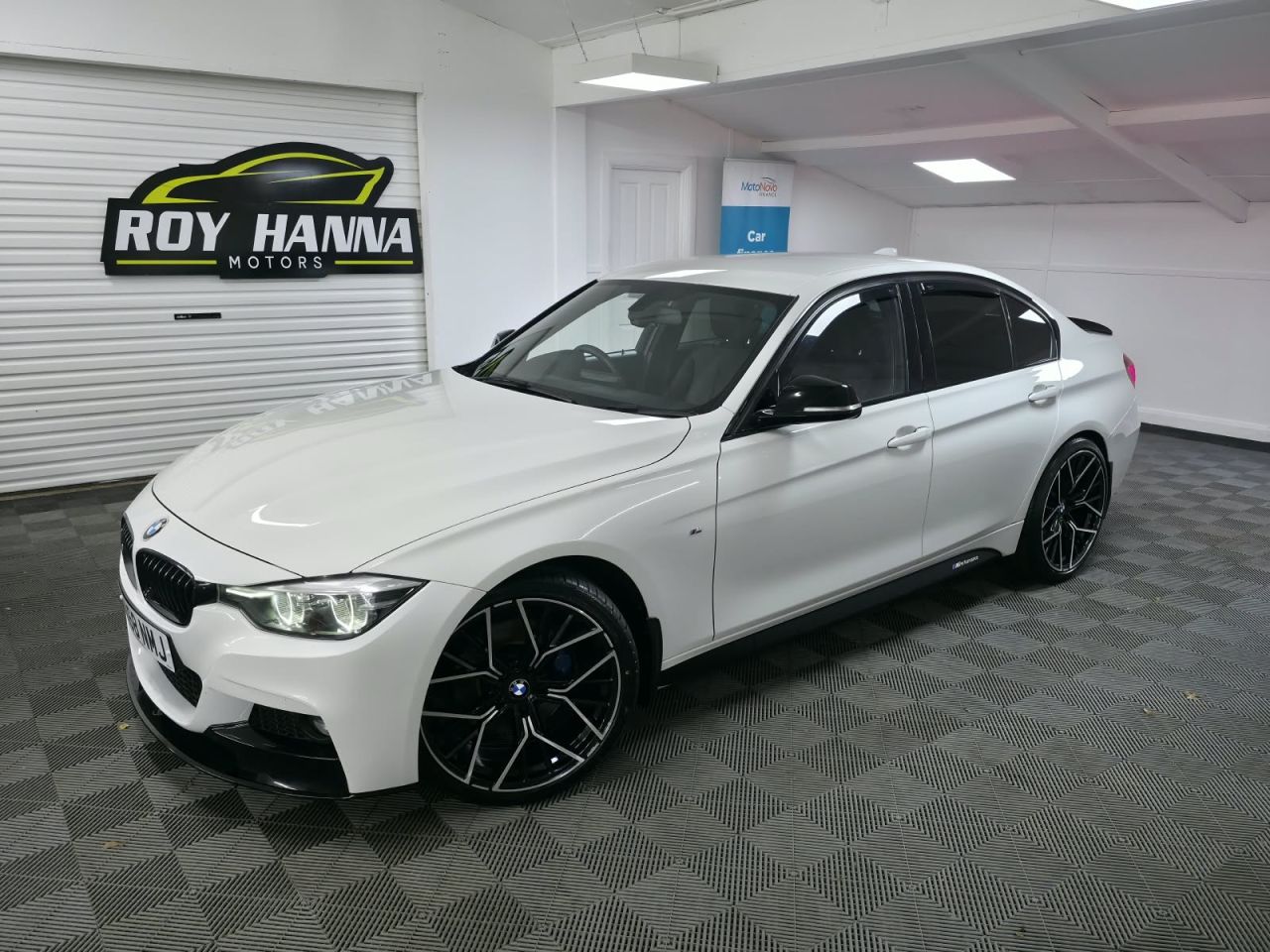 2018 BMW 3 SERIES 2.0 320d M Sport Shadow Edition Saloon 4dr Diesel Auto Euro 6 (s/s) (190 ps - vehicle photo 2 for sale on PureCar