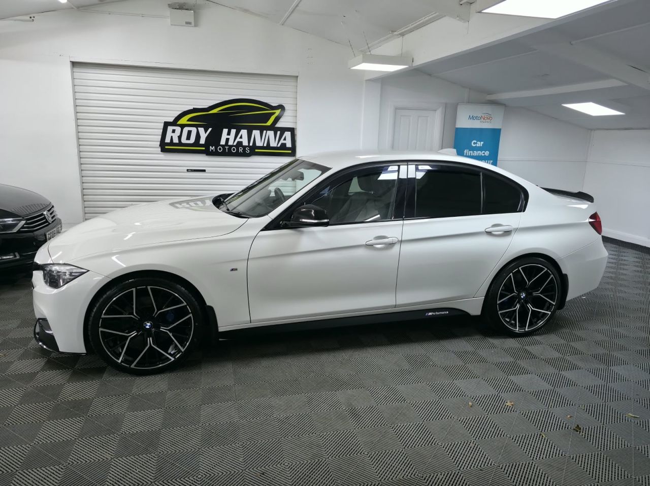 2018 BMW 3 SERIES 2.0 320d M Sport Shadow Edition Saloon 4dr Diesel Auto Euro 6 (s/s) (190 ps - vehicle photo 3 for sale on PureCar