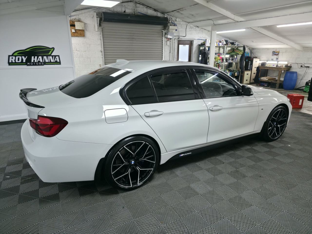 2018 BMW 3 SERIES 2.0 320d M Sport Shadow Edition Saloon 4dr Diesel Auto Euro 6 (s/s) (190 ps - vehicle photo 7 for sale on PureCar