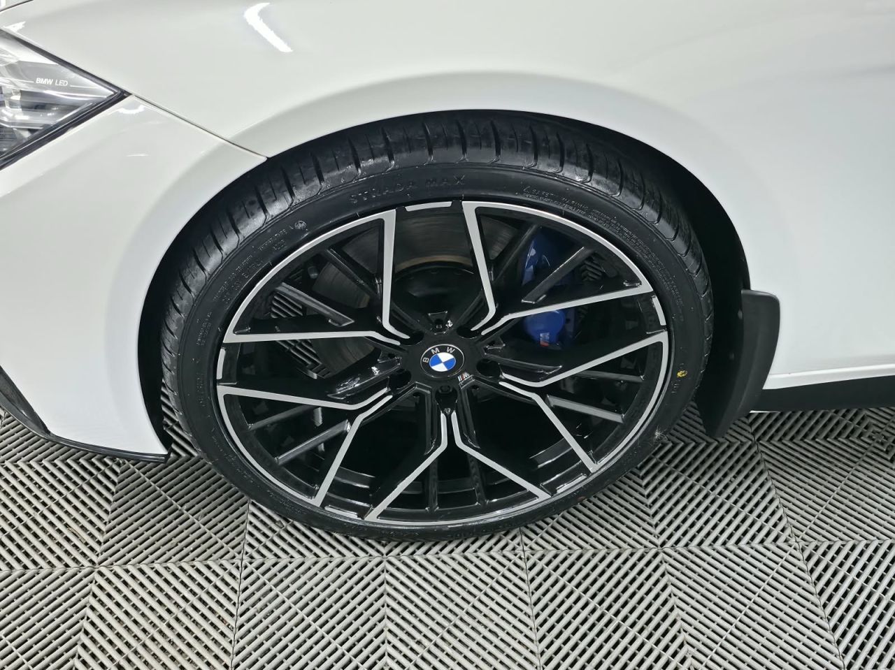 2018 BMW 3 SERIES 2.0 320d M Sport Shadow Edition Saloon 4dr Diesel Auto Euro 6 (s/s) (190 ps - vehicle photo 10 for sale on PureCar