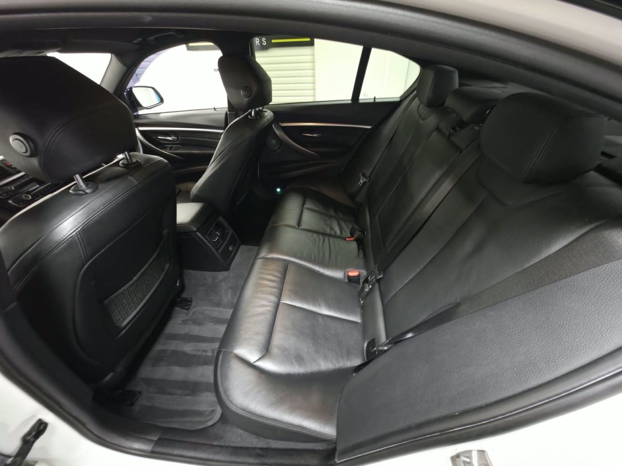 2018 BMW 3 SERIES 2.0 320d M Sport Shadow Edition Saloon 4dr Diesel Auto Euro 6 (s/s) (190 ps - vehicle photo 14 for sale on PureCar