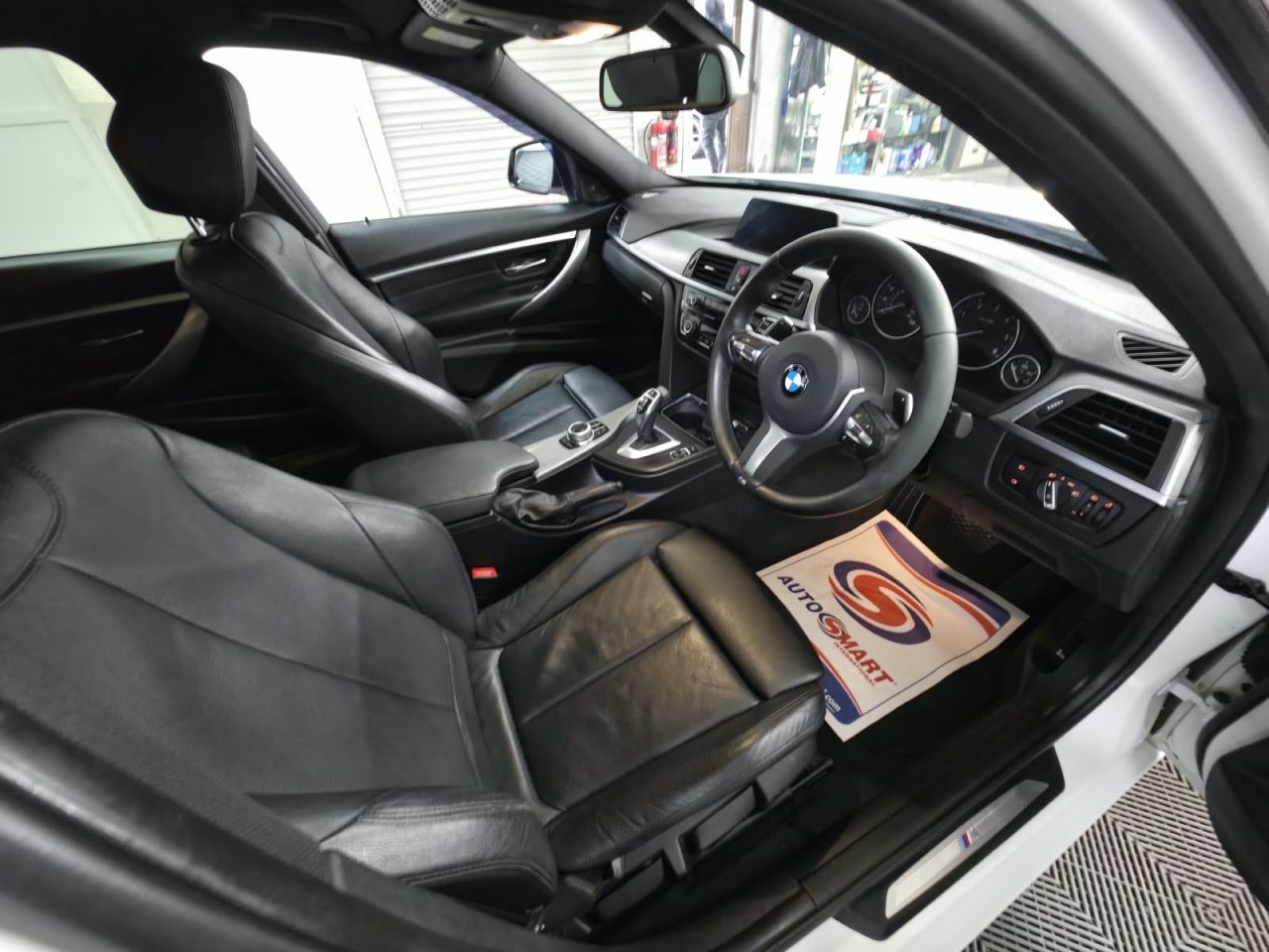 2018 BMW 3 SERIES 2.0 320d M Sport Shadow Edition Saloon 4dr Diesel Auto Euro 6 (s/s) (190 ps - vehicle photo 18 for sale on PureCar