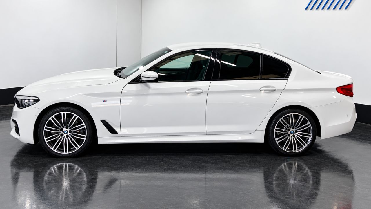 2021 BMW 5 SERIES 2.0 520i GPF M Sport Saloon 4dr Petrol Auto Euro 6 (s/s) (184 ps) - vehicle photo 5 for sale on PureCar