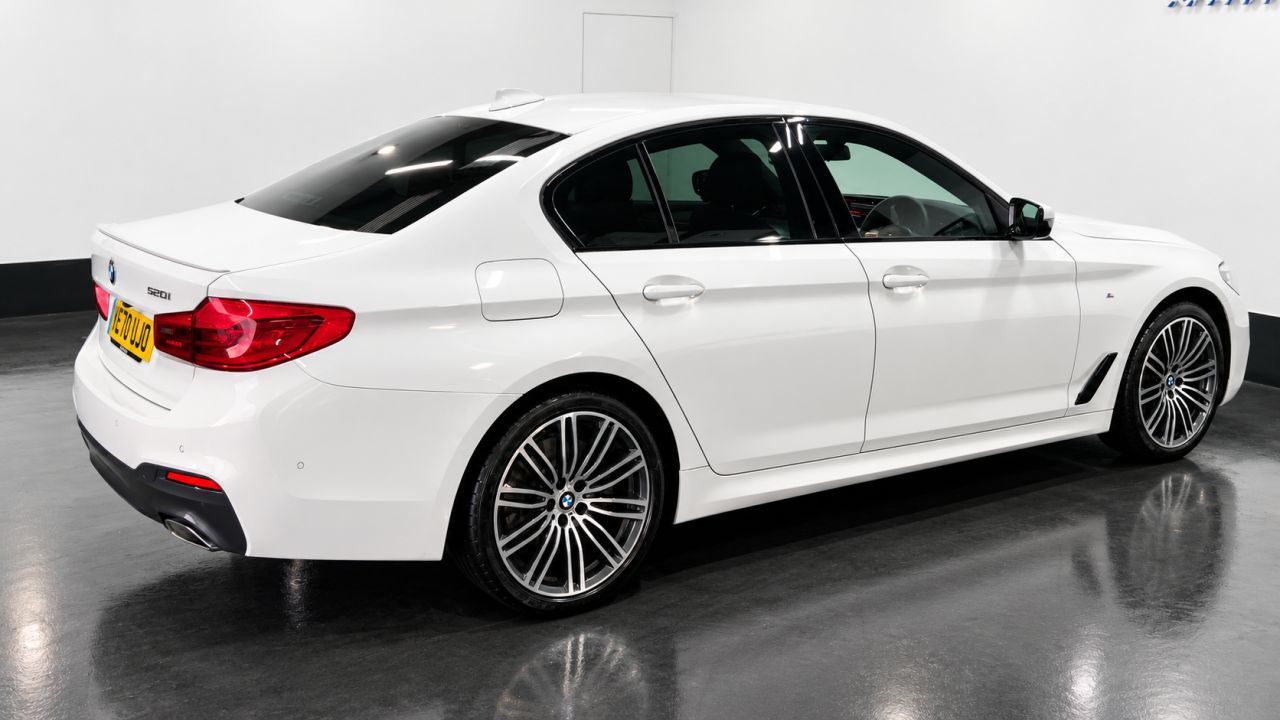 2021 BMW 5 SERIES 2.0 520i GPF M Sport Saloon 4dr Petrol Auto Euro 6 (s/s) (184 ps) - vehicle photo 7 for sale on PureCar