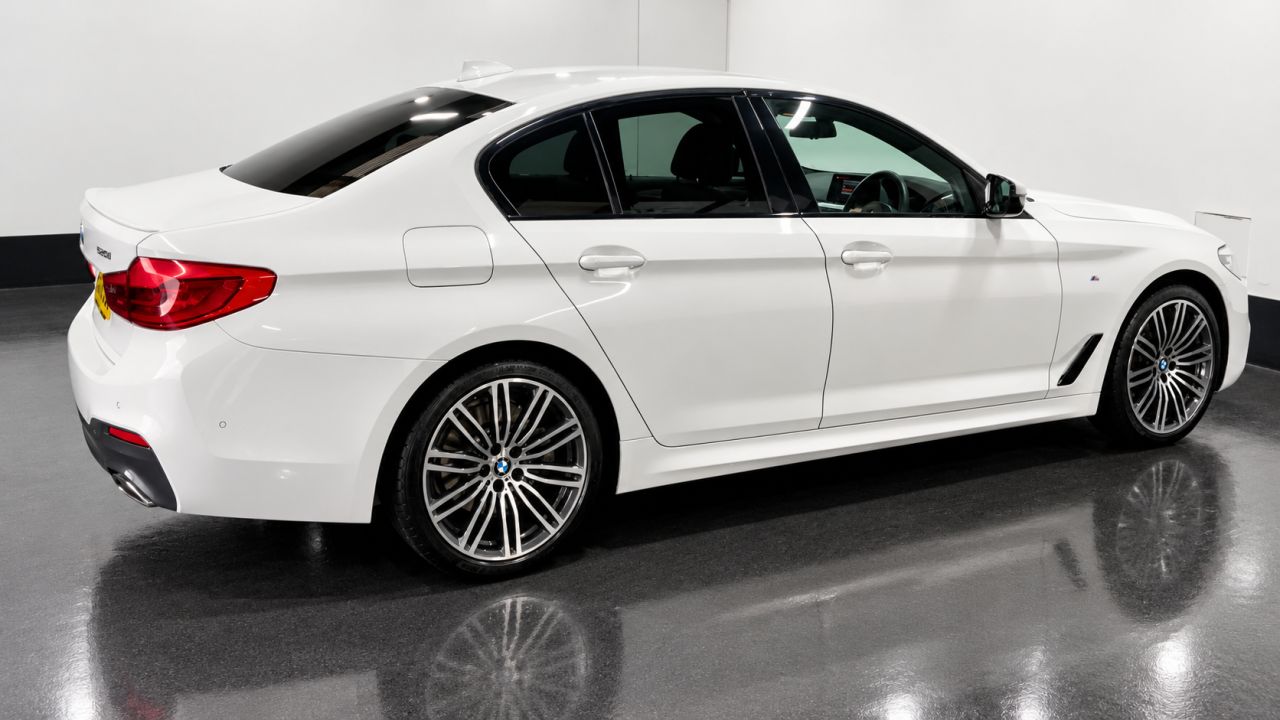 2021 BMW 5 SERIES 2.0 520i GPF M Sport Saloon 4dr Petrol Auto Euro 6 (s/s) (184 ps) - vehicle photo 8 for sale on PureCar