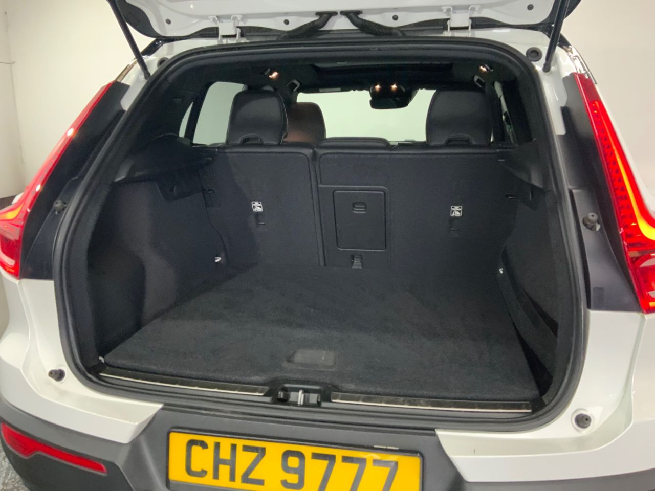 2020 VOLVO XC40 2.0 D4 R-Design Pro SUV 5dr Diesel Auto AWD Euro 6 (s/s) (190 ps) - vehicle photo 11 for sale on PureCar