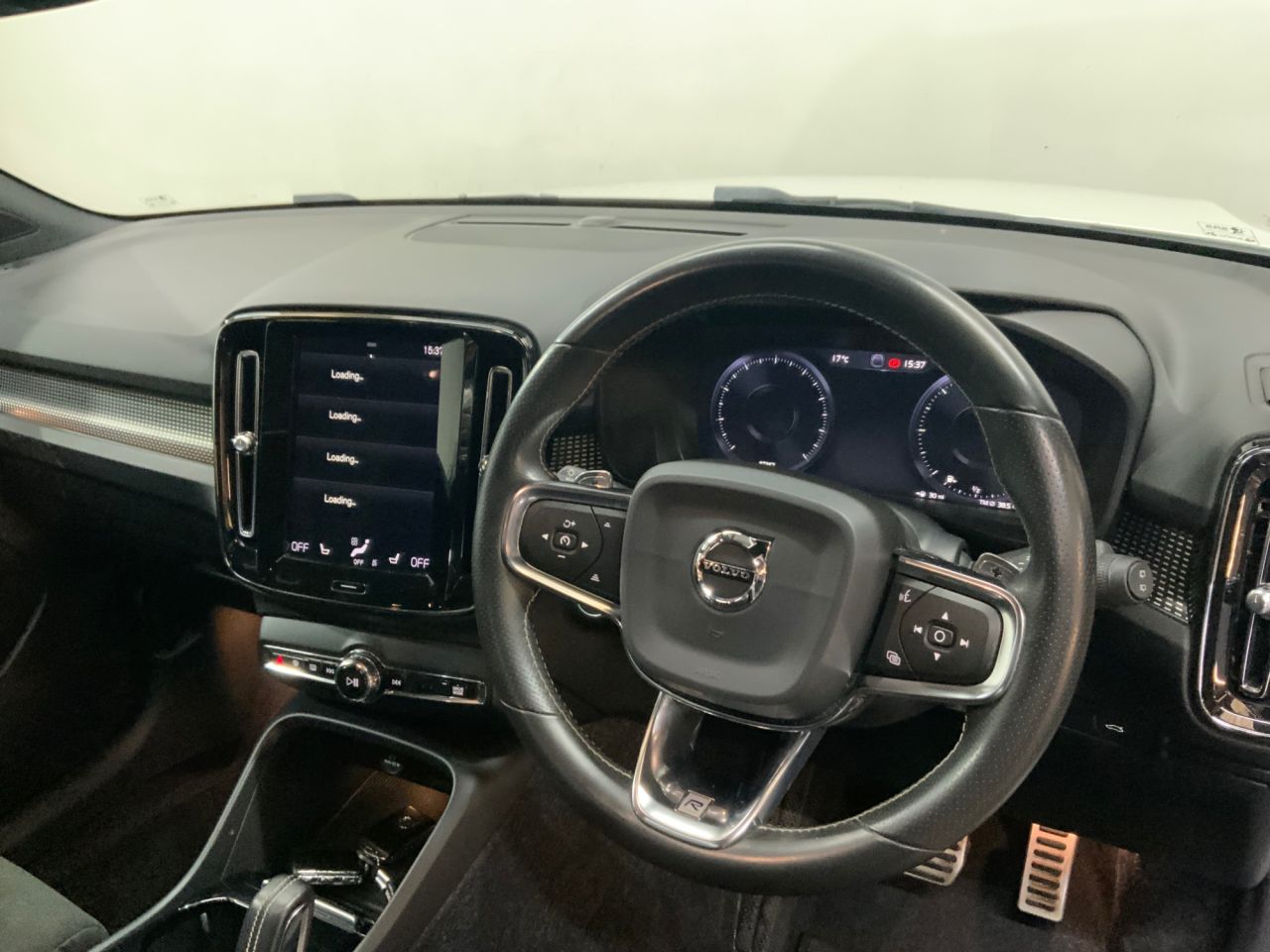 2020 VOLVO XC40 2.0 D4 R-Design Pro SUV 5dr Diesel Auto AWD Euro 6 (s/s) (190 ps) - vehicle photo 14 for sale on PureCar