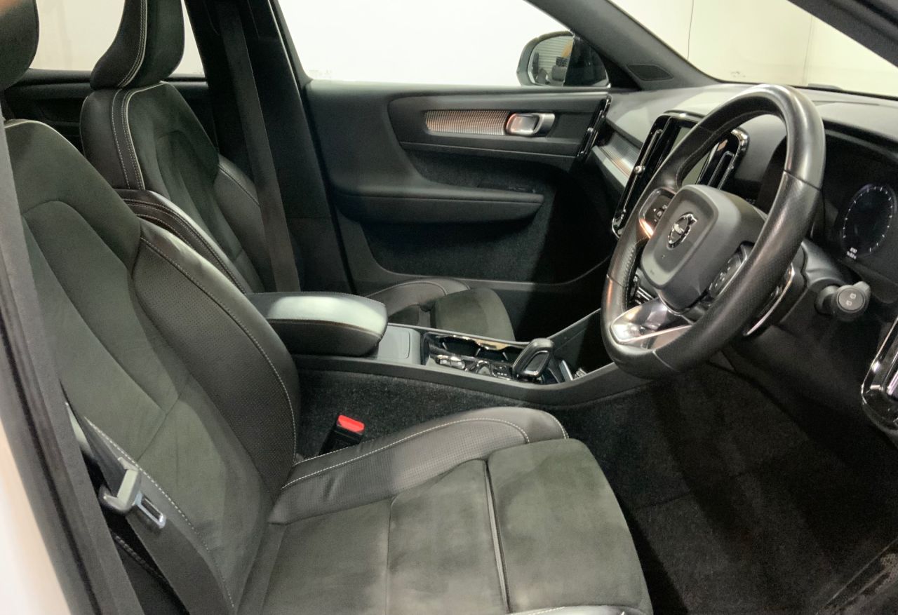 2020 VOLVO XC40 2.0 D4 R-Design Pro SUV 5dr Diesel Auto AWD Euro 6 (s/s) (190 ps) - vehicle photo 16 for sale on PureCar