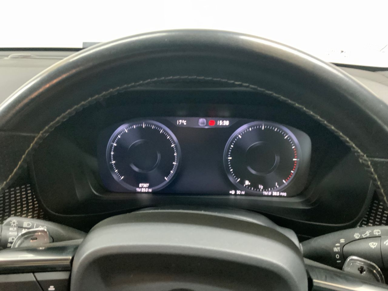 2020 VOLVO XC40 2.0 D4 R-Design Pro SUV 5dr Diesel Auto AWD Euro 6 (s/s) (190 ps) - vehicle photo 17 for sale on PureCar
