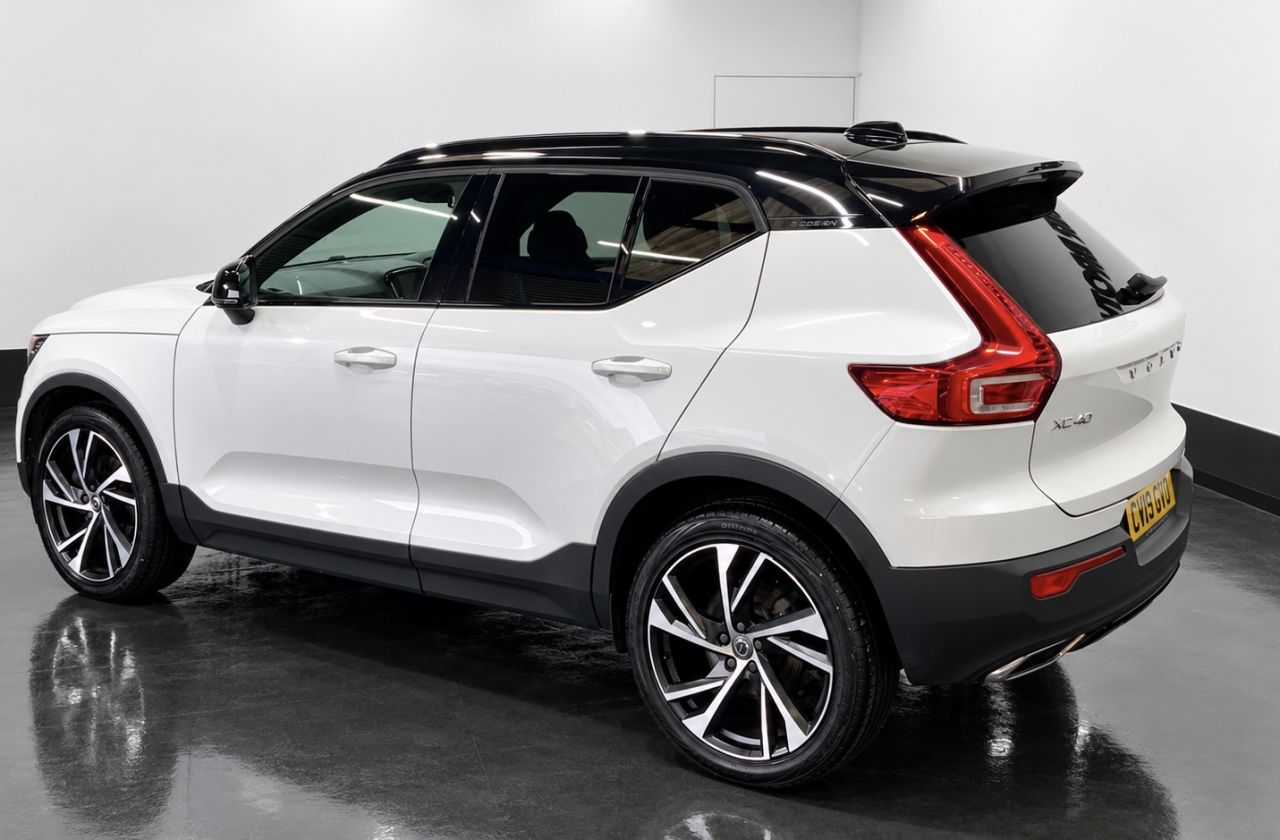 2020 VOLVO XC40 2.0 D4 R-Design Pro SUV 5dr Diesel Auto AWD Euro 6 (s/s) (190 ps) - vehicle photo 6 for sale on PureCar