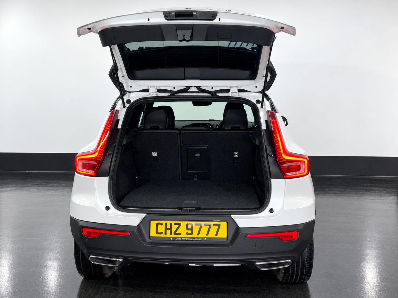 2020 VOLVO XC40 2.0 D4 R-Design Pro SUV 5dr Diesel Auto AWD Euro 6 (s/s) (190 ps) - vehicle photo 10 for sale on PureCar