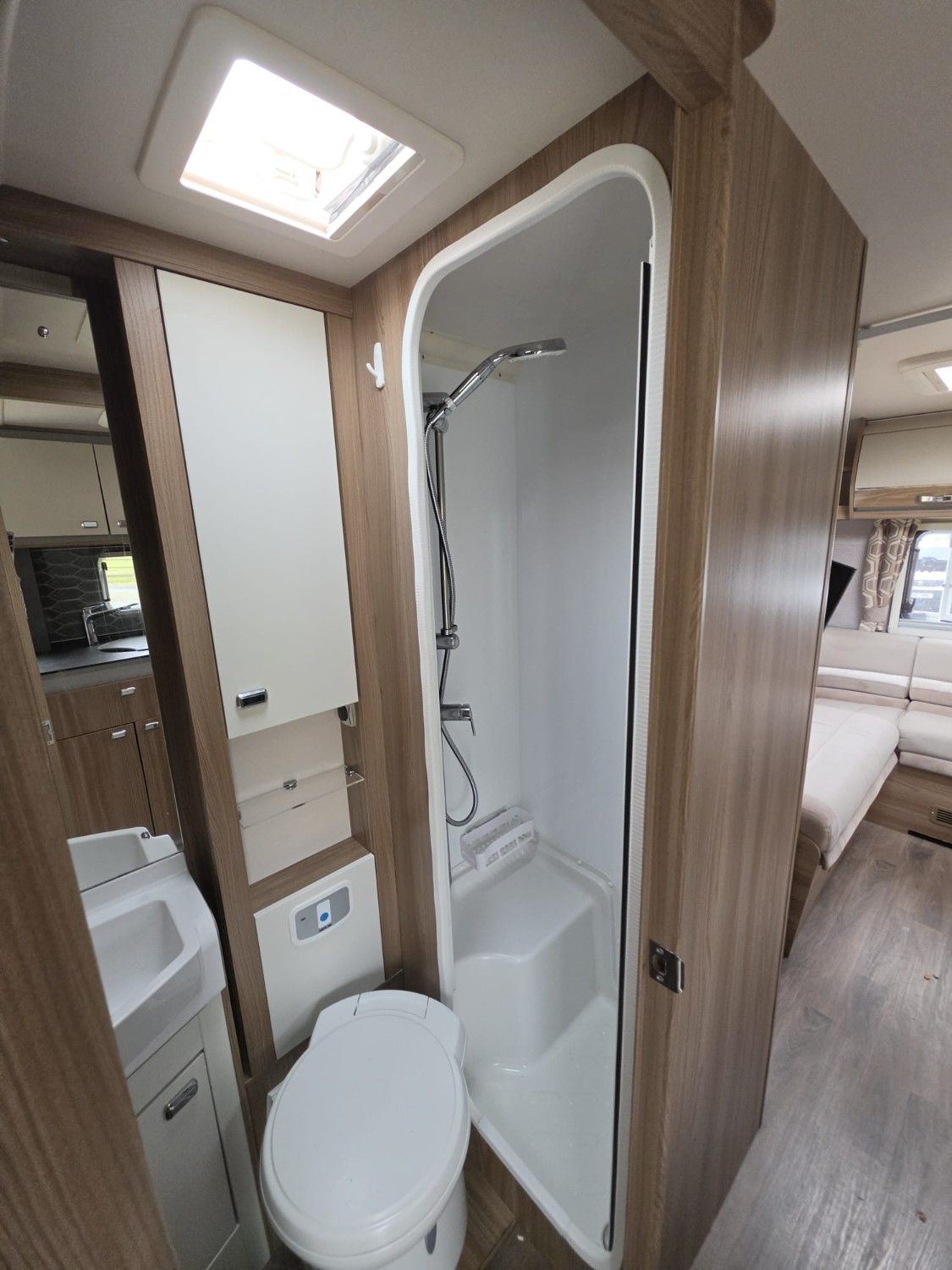 2018 FIAT DUCATO 2.3l 129 BHP Motorhome | Ready to Explore - vehicle photo 18 for sale on PureCar