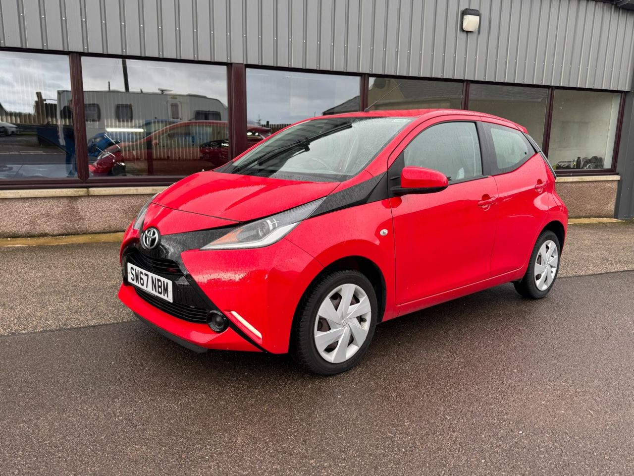 Large Red Button Clicker Toyota Aygo 1.0 Vvt-I X-Play Hatchback 5dr Petrol Manual Euro 6 (68 Ps)