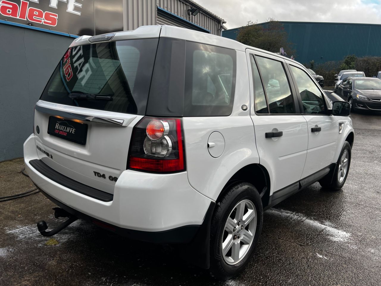 2012 LAND ROVER FREELANDER 2.2 TD4 GS SUV 5dr Diesel Manual 4WD Euro 5 (s/s) (150 ps) - vehicle photo 6 for sale on PureCar