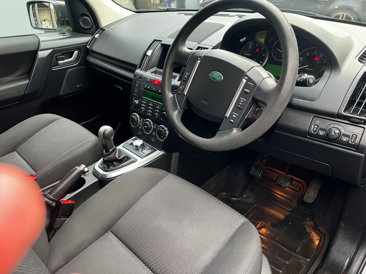 2012 LAND ROVER FREELANDER 2.2 TD4 GS SUV 5dr Diesel Manual 4WD Euro 5 (s/s) (150 ps) - vehicle photo 8 for sale on PureCar
