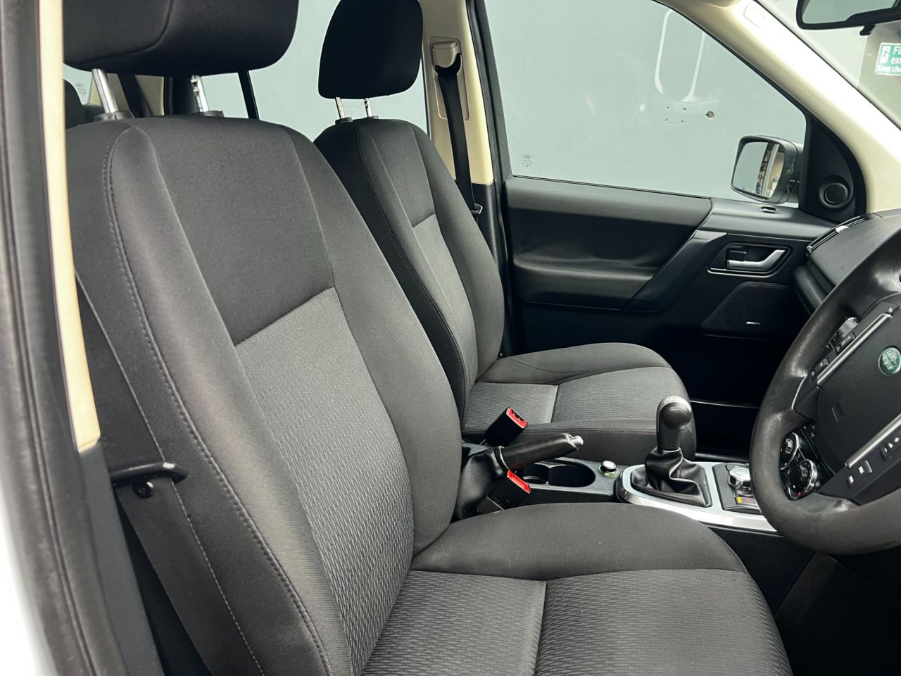 2012 LAND ROVER FREELANDER 2.2 TD4 GS SUV 5dr Diesel Manual 4WD Euro 5 (s/s) (150 ps) - vehicle photo 10 for sale on PureCar