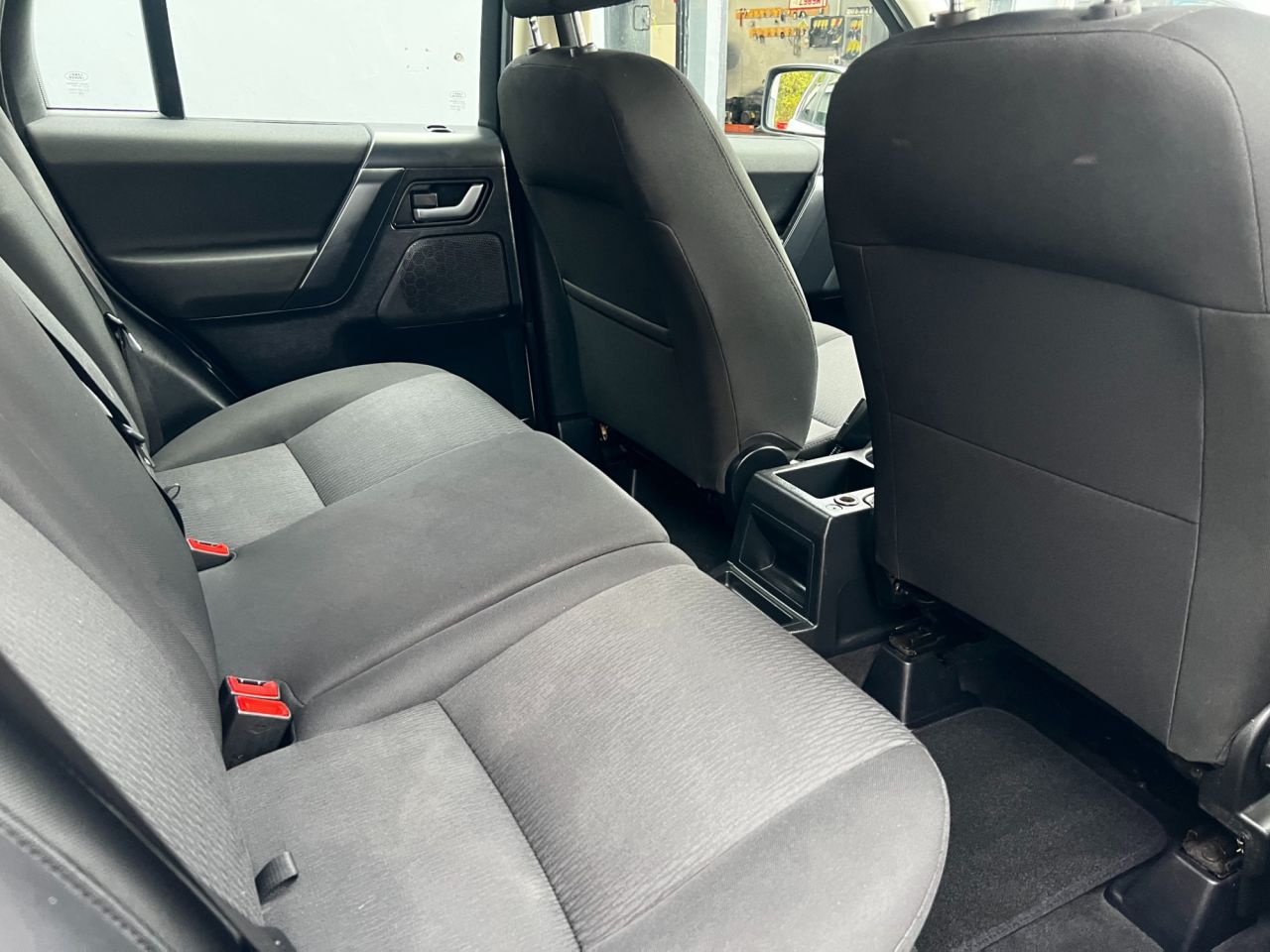 2012 LAND ROVER FREELANDER 2.2 TD4 GS SUV 5dr Diesel Manual 4WD Euro 5 (s/s) (150 ps) - vehicle photo 11 for sale on PureCar