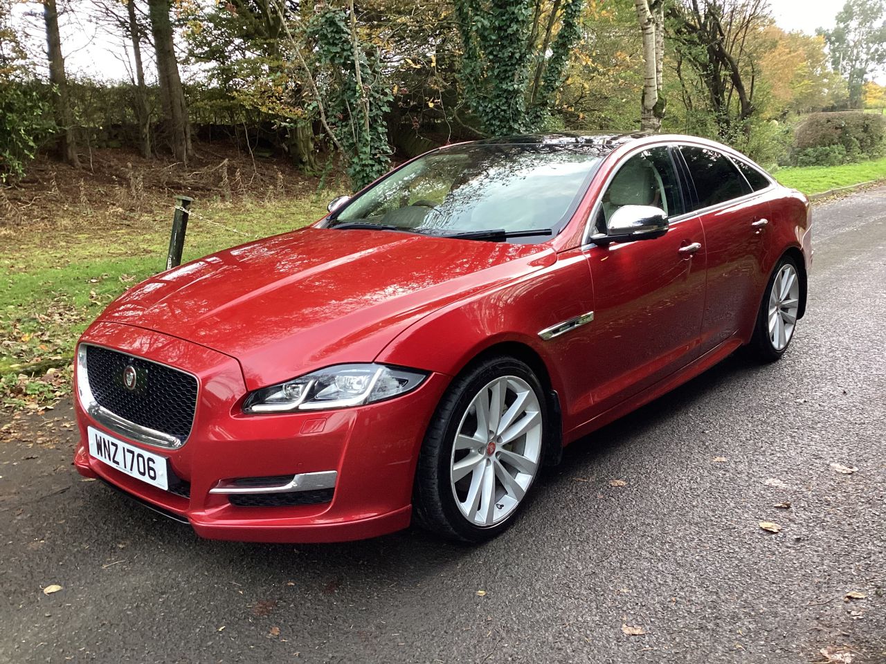 2016 JAGUAR XJ 3.0d V6 R-Sport Saloon 4dr Diesel Auto Euro 6 (s/s) (300 ps) - vehicle photo 6 for sale on PureCar