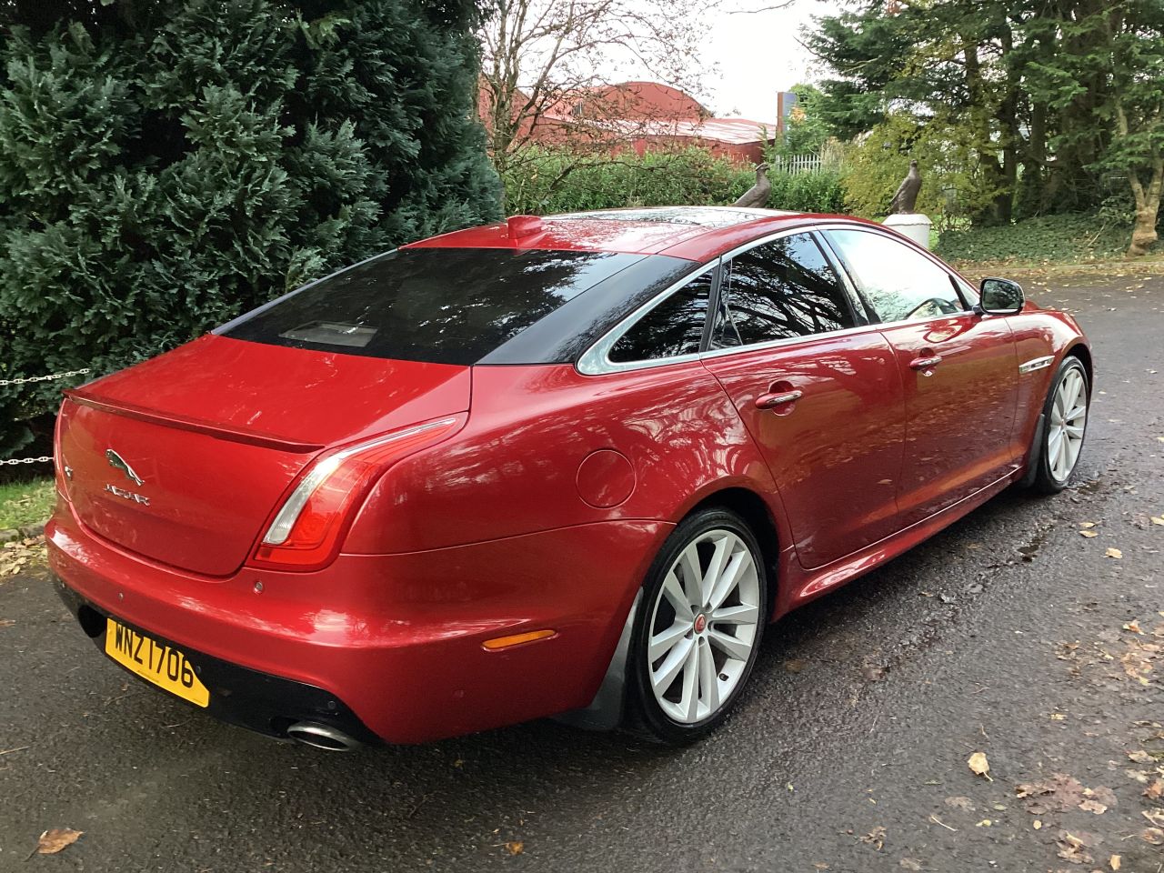 2016 JAGUAR XJ 3.0d V6 R-Sport Saloon 4dr Diesel Auto Euro 6 (s/s) (300 ps) - vehicle photo 8 for sale on PureCar