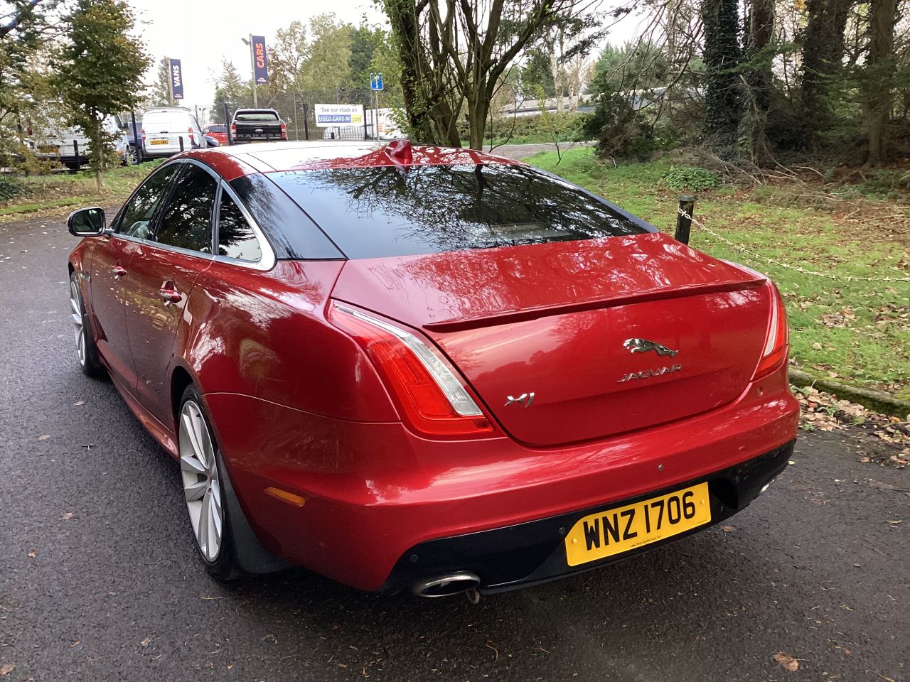 2016 JAGUAR XJ 3.0d V6 R-Sport Saloon 4dr Diesel Auto Euro 6 (s/s) (300 ps) - vehicle photo 10 for sale on PureCar