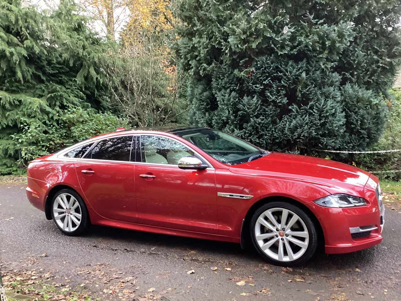 2016 JAGUAR XJ 3.0d V6 R-Sport Saloon 4dr Diesel Auto Euro 6 (s/s) (300 ps) - vehicle photo 12 for sale on PureCar