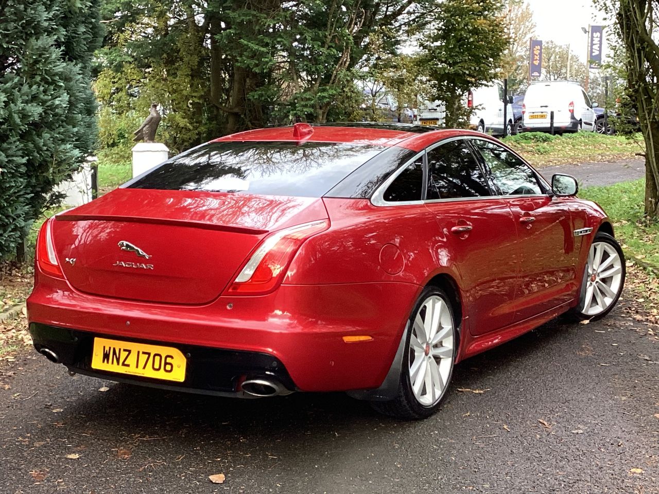 2016 JAGUAR XJ 3.0d V6 R-Sport Saloon 4dr Diesel Auto Euro 6 (s/s) (300 ps) - vehicle photo 4 for sale on PureCar