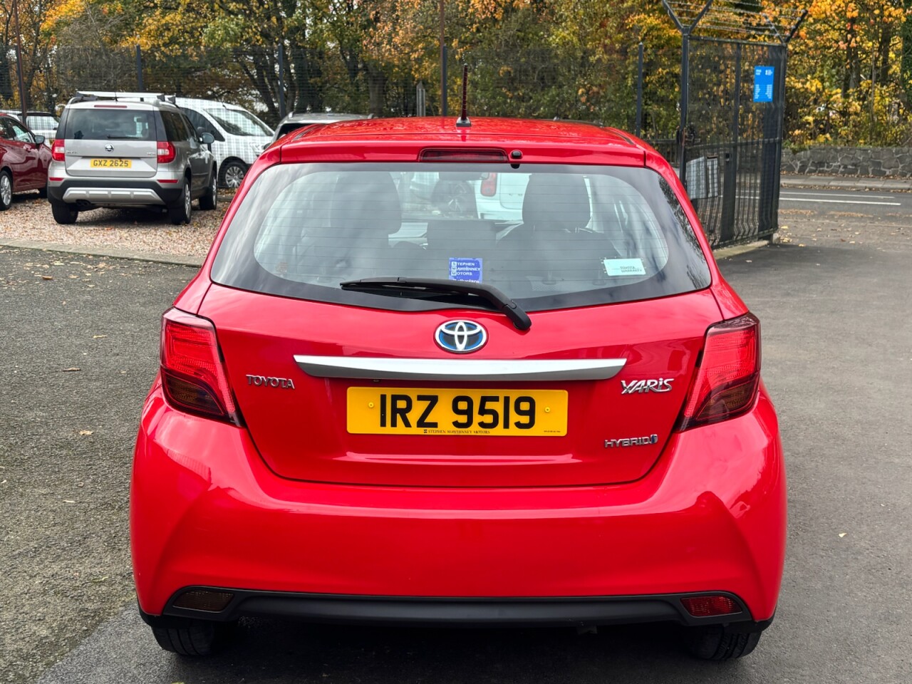 2015 TOYOTA YARIS 1.5 VVT-h Icon Hatchback 5dr Petrol Hybrid E-CVT Euro 6 (101 ps) - vehicle photo 6 for sale on PureCar