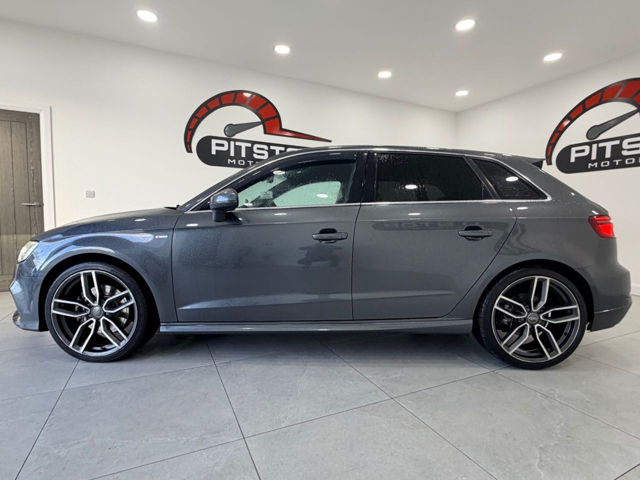 2016 AUDI A3 2.0 TDI S line Sportback 5dr Diesel S Tronic Auto 6Spd quattro Euro 6 (s/s) - vehicle photo 8 for sale on PureCar