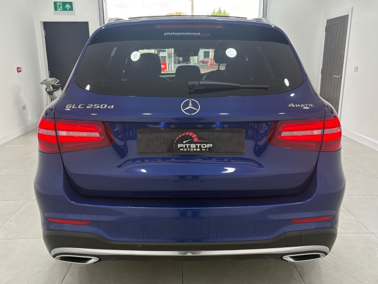 2017 MERCEDES GLC 2.1 GLC250d AMG Line (Premium Plus) SUV 5dr Diesel G-Tronic 4MATIC Euro 6 ( - vehicle photo 11 for sale on PureCar