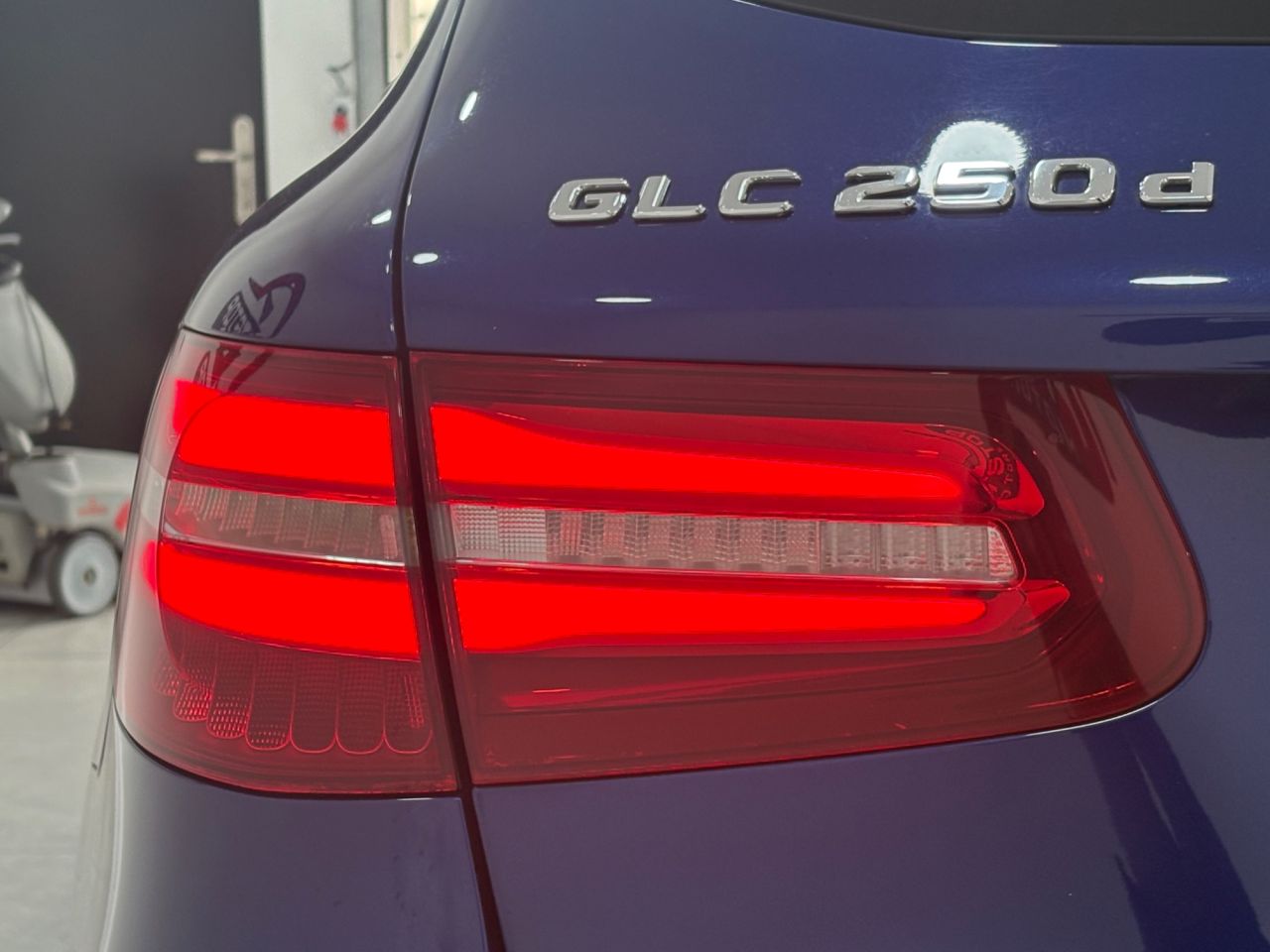 2017 MERCEDES GLC 2.1 GLC250d AMG Line (Premium Plus) SUV 5dr Diesel G-Tronic 4MATIC Euro 6 ( - vehicle photo 13 for sale on PureCar