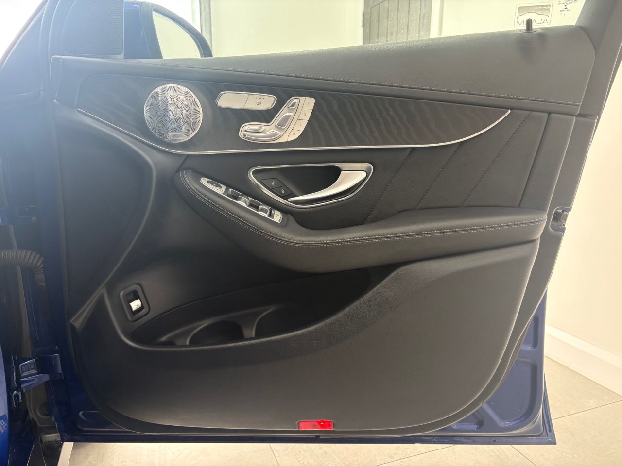 2017 MERCEDES GLC 2.1 GLC250d AMG Line (Premium Plus) SUV 5dr Diesel G-Tronic 4MATIC Euro 6 ( - vehicle photo 23 for sale on PureCar