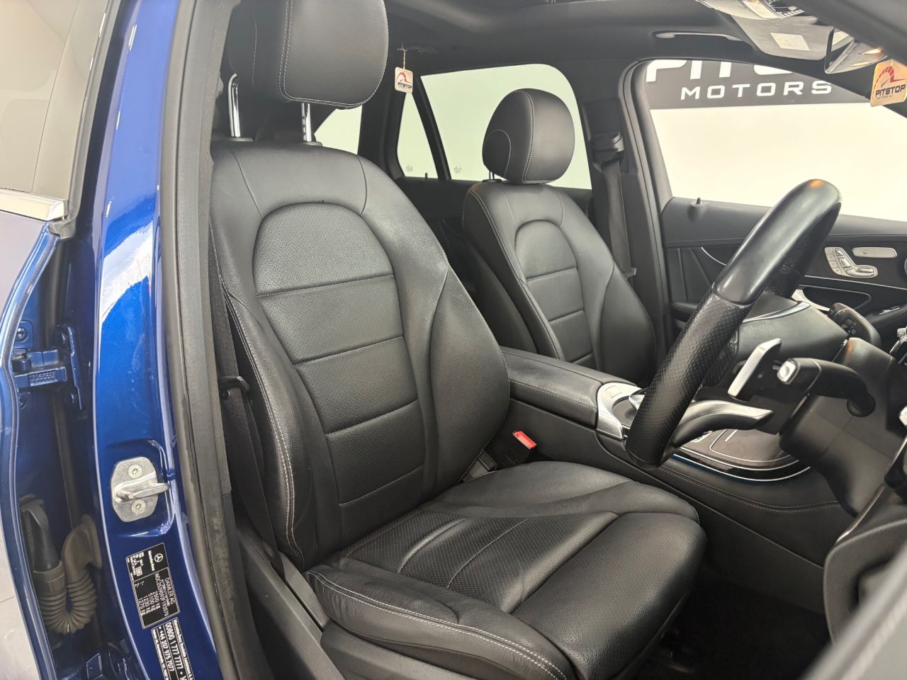 2017 MERCEDES GLC 2.1 GLC250d AMG Line (Premium Plus) SUV 5dr Diesel G-Tronic 4MATIC Euro 6 ( - vehicle photo 29 for sale on PureCar
