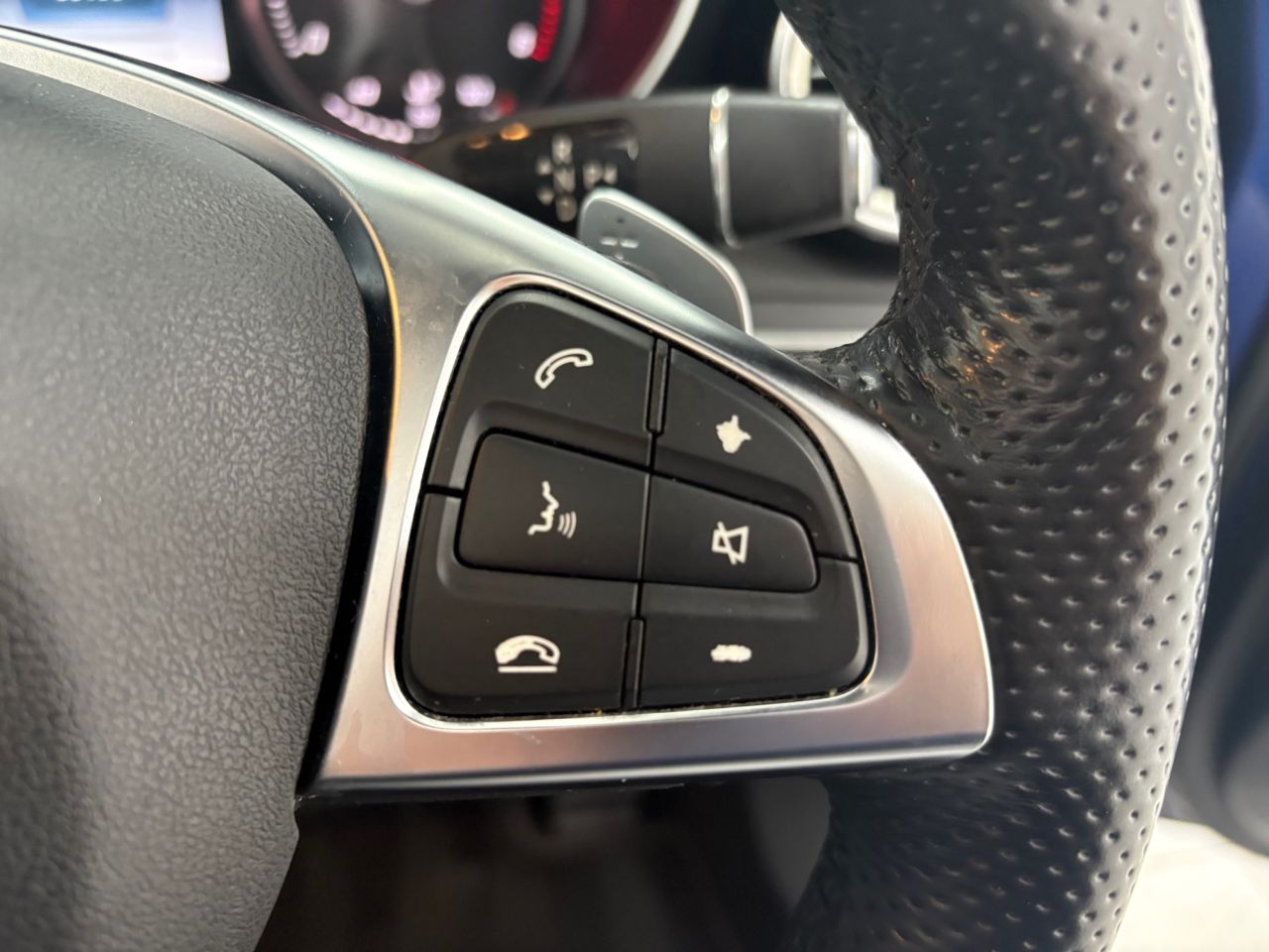 2017 MERCEDES GLC 2.1 GLC250d AMG Line (Premium Plus) SUV 5dr Diesel G-Tronic 4MATIC Euro 6 ( - vehicle photo 39 for sale on PureCar