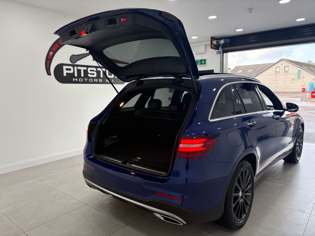 2017 MERCEDES GLC 2.1 GLC250d AMG Line (Premium Plus) SUV 5dr Diesel G-Tronic 4MATIC Euro 6 ( - vehicle photo 56 for sale on PureCar