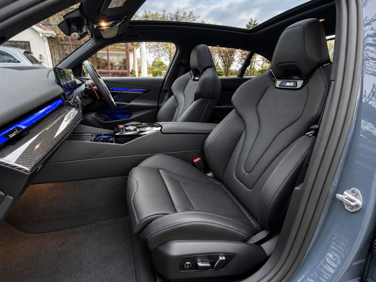 2026 BMW M5 4.4 22.1kWh Saloon 4dr Petrol Plug-in Hybrid Steptronic xDrive Euro 6 (s/s) - vehicle photo 2 for sale on PureCar
