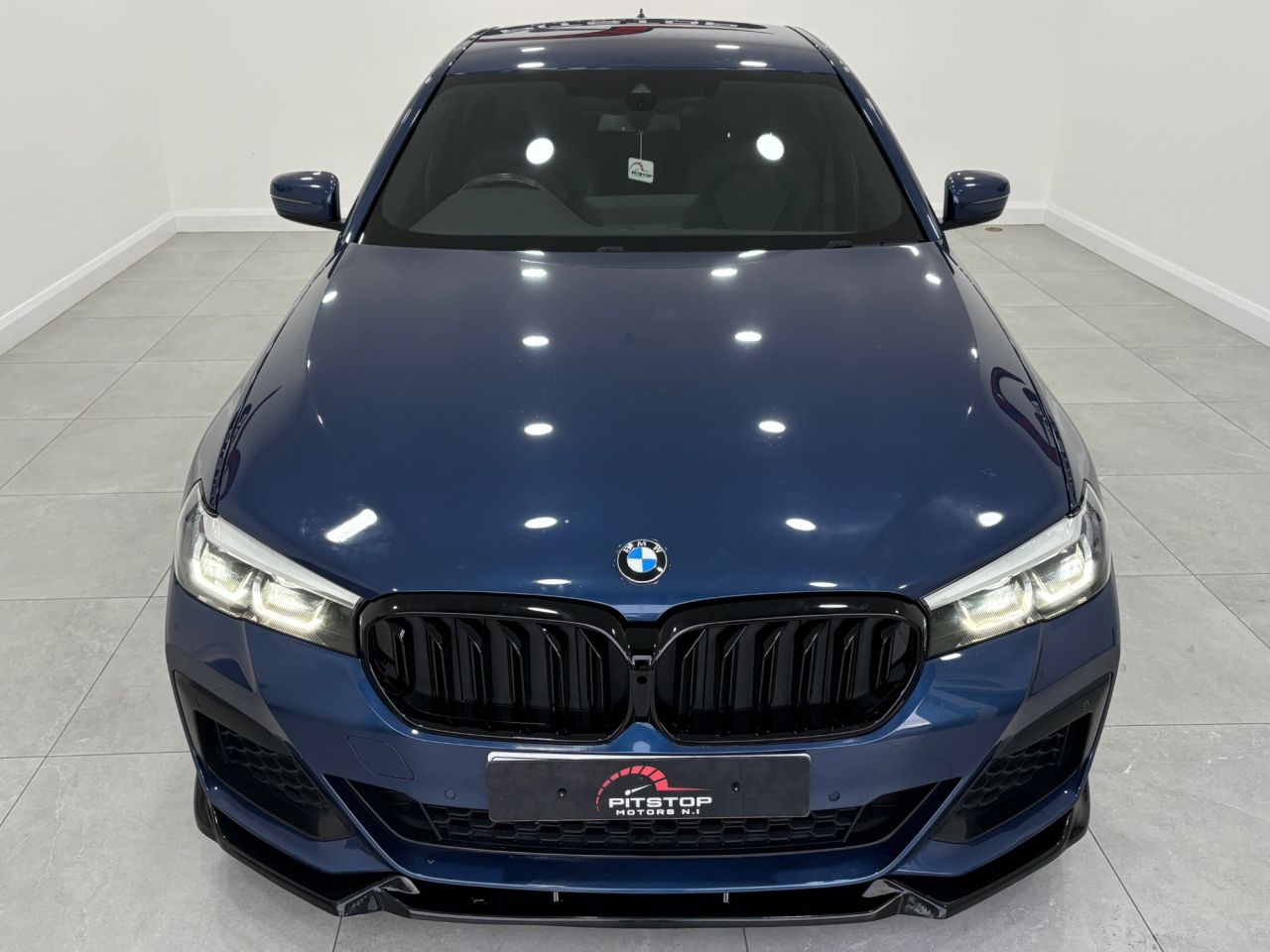 2021 BMW 5 SERIES 2.0 520d MHT M Sport Saloon 4dr Diesel Hybrid Steptronic Euro 6 (s/s) (190 - vehicle photo 8 for sale on PureCar
