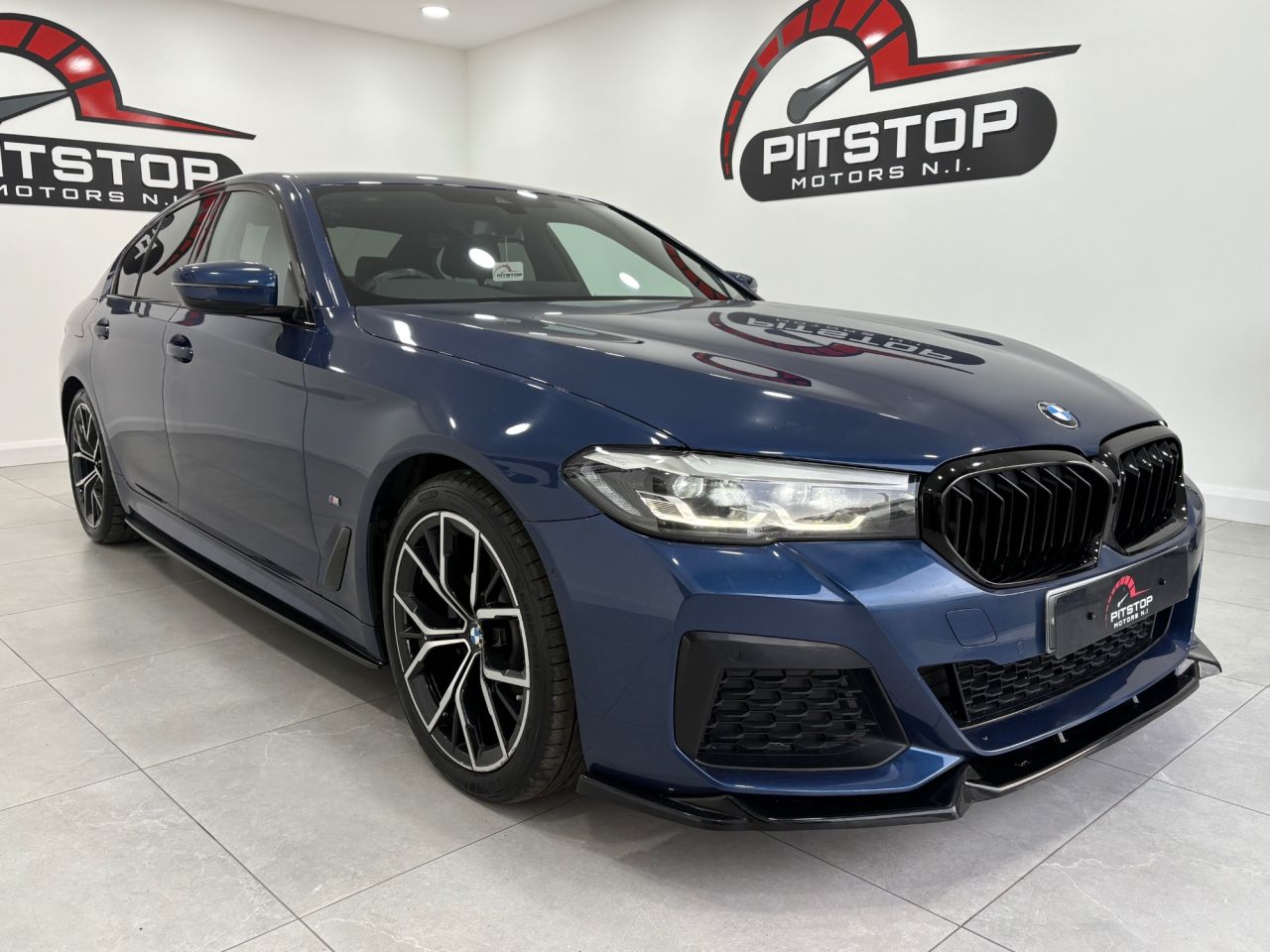 2021 BMW 5 SERIES 2.0 520d MHT M Sport Saloon 4dr Diesel Hybrid Steptronic Euro 6 (s/s) (190 - vehicle photo 9 for sale on PureCar