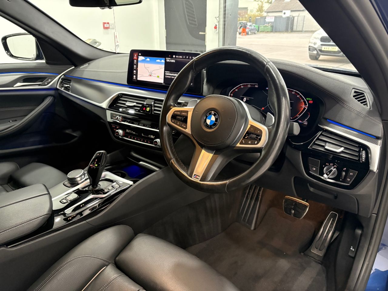 2021 BMW 5 SERIES 2.0 520d MHT M Sport Saloon 4dr Diesel Hybrid Steptronic Euro 6 (s/s) (190 - vehicle photo 25 for sale on PureCar