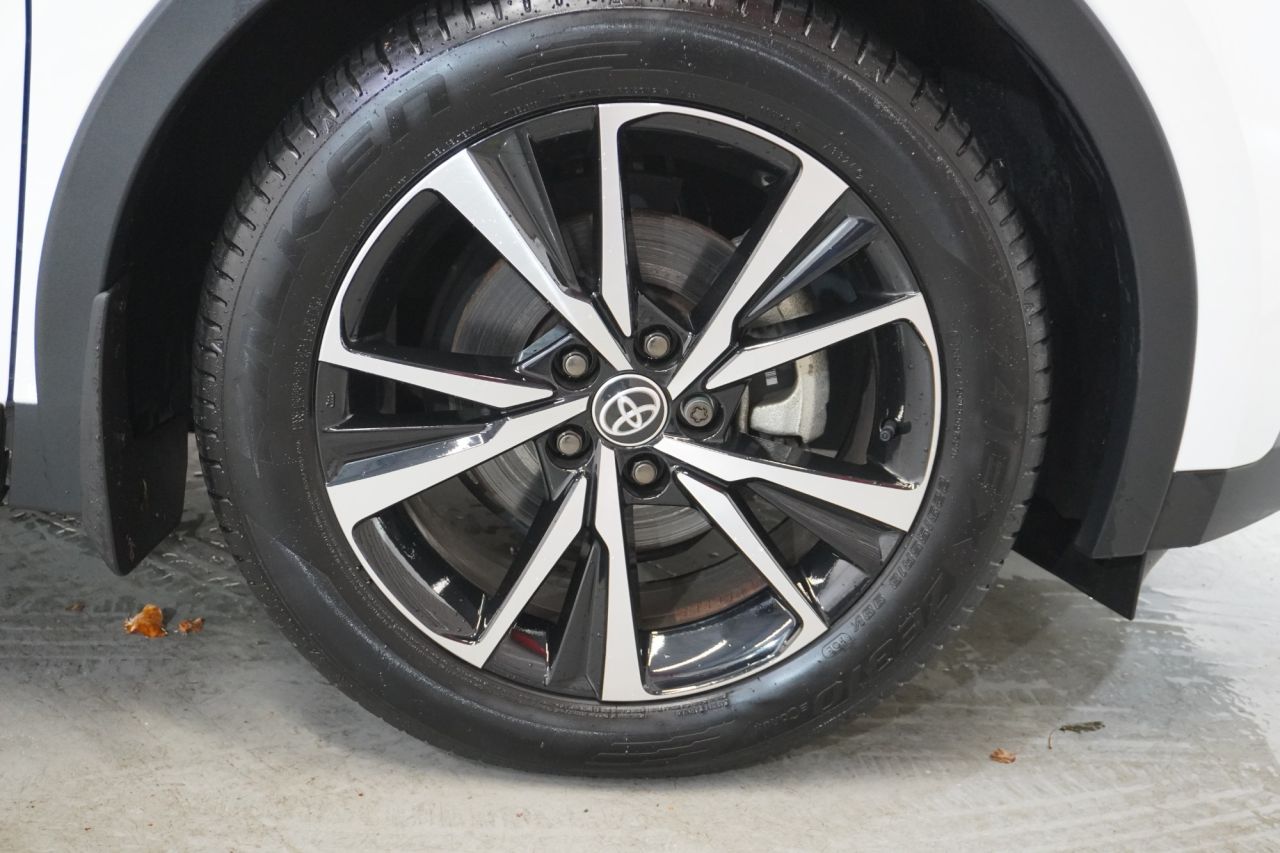 2025 TOYOTA C-HR 1.8 VVT-h Design SUV 5dr Petrol Hybrid CVT Euro 6 (s/s) (140 ps) - vehicle photo 3 for sale on PureCar