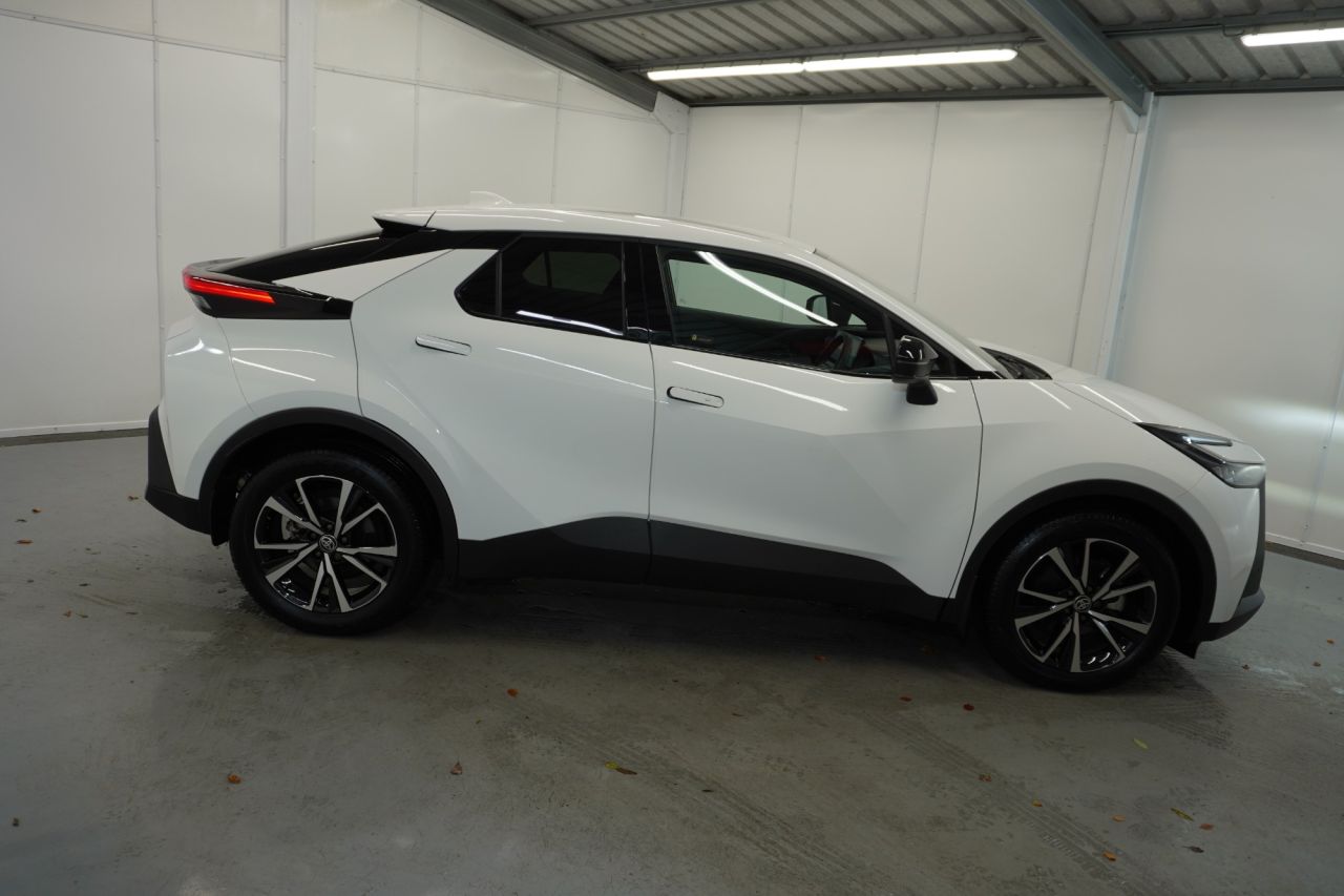 2025 TOYOTA C-HR 1.8 VVT-h Design SUV 5dr Petrol Hybrid CVT Euro 6 (s/s) (140 ps) - vehicle photo 7 for sale on PureCar