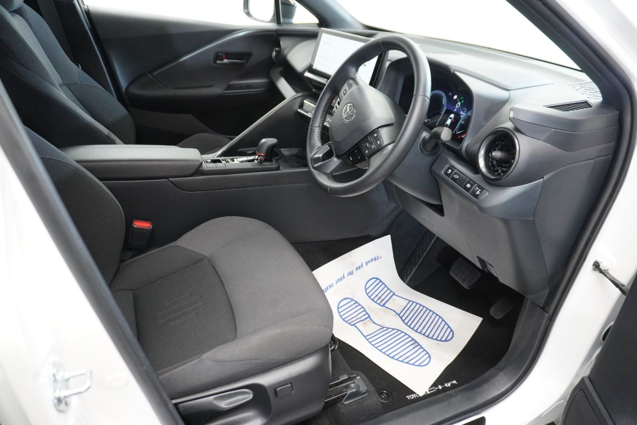 2025 TOYOTA C-HR 1.8 VVT-h Design SUV 5dr Petrol Hybrid CVT Euro 6 (s/s) (140 ps) - vehicle photo 24 for sale on PureCar