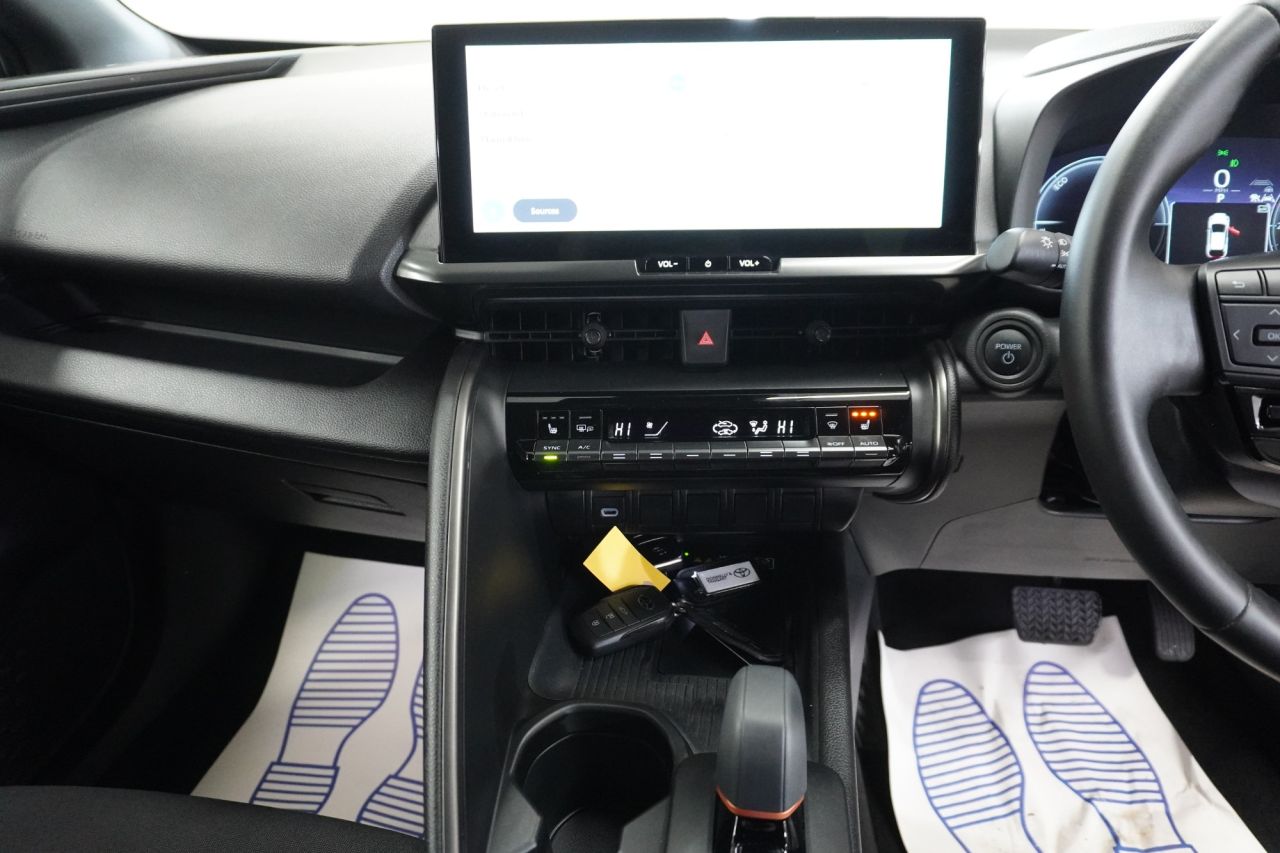 2025 TOYOTA C-HR 1.8 VVT-h Design SUV 5dr Petrol Hybrid CVT Euro 6 (s/s) (140 ps) - vehicle photo 31 for sale on PureCar