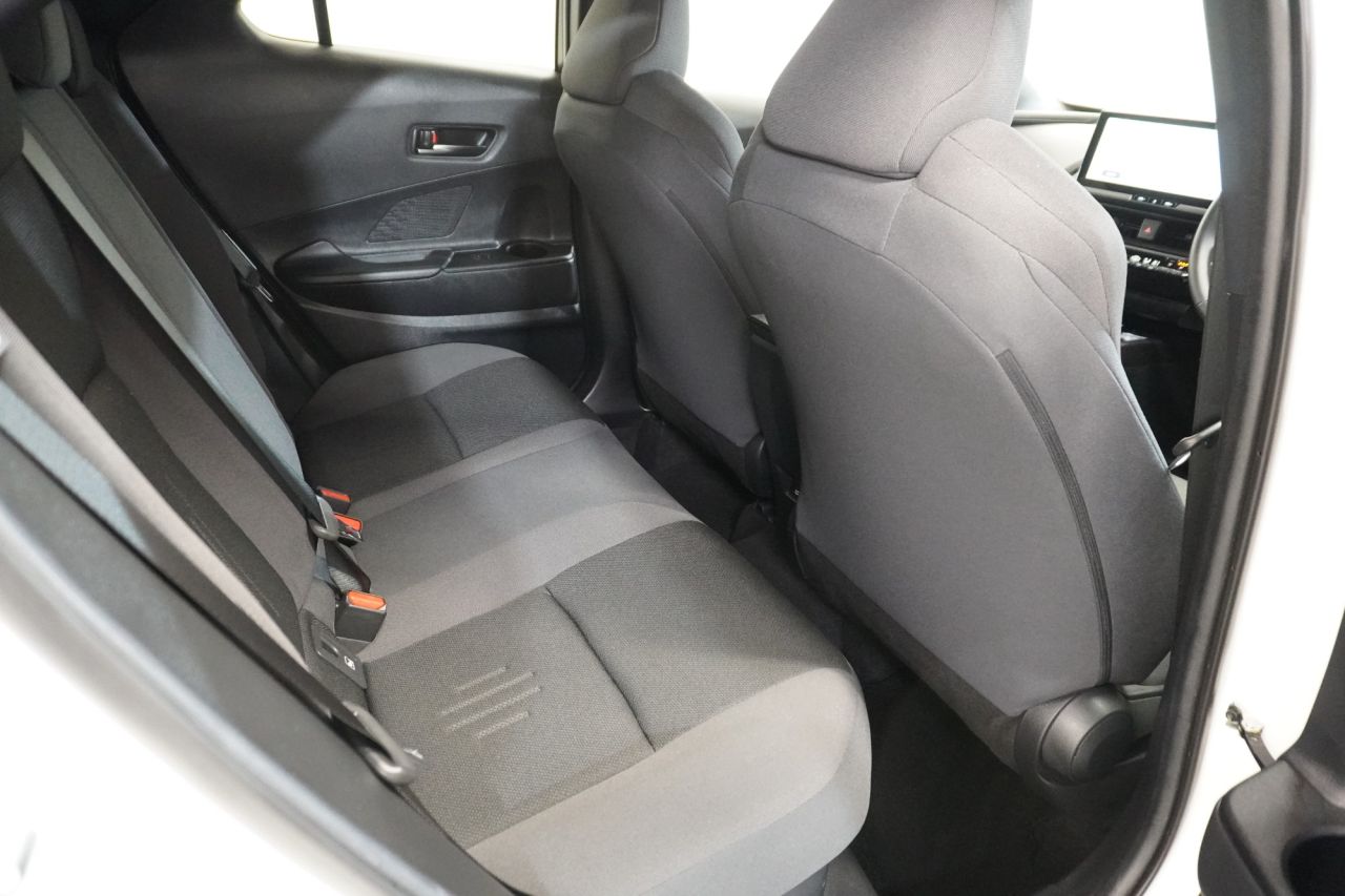 2025 TOYOTA C-HR 1.8 VVT-h Design SUV 5dr Petrol Hybrid CVT Euro 6 (s/s) (140 ps) - vehicle photo 33 for sale on PureCar
