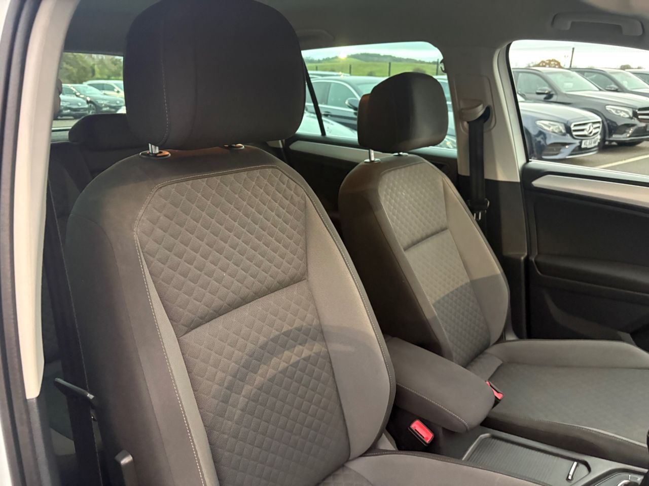 2019 VOLKSWAGEN TIGUAN 2.0 TDI SE Navigation SUV 5dr Diesel Manual Euro 6 (s/s) (150 ps) - vehicle photo 11 for sale on PureCar