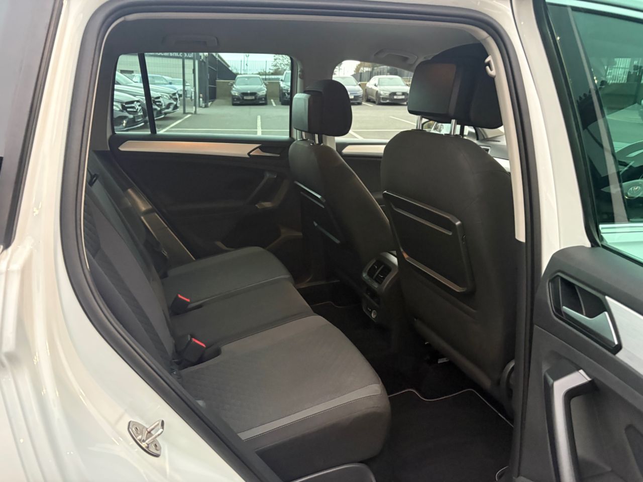 2019 VOLKSWAGEN TIGUAN 2.0 TDI SE Navigation SUV 5dr Diesel Manual Euro 6 (s/s) (150 ps) - vehicle photo 12 for sale on PureCar