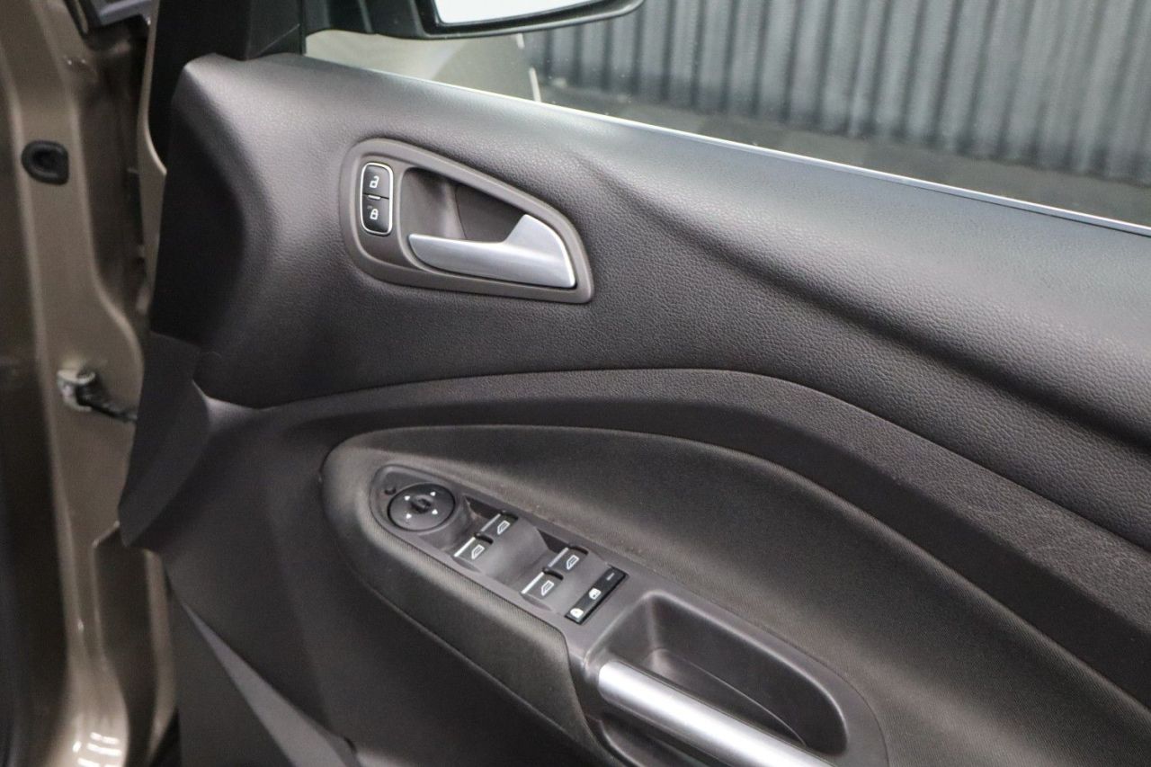 2019 FORD C-MAX 1.5 TDCi Titanium MPV 5dr Diesel Manual Euro 6 (s/s) (120 ps) PARKING SENSO - vehicle photo 26 for sale on PureCar