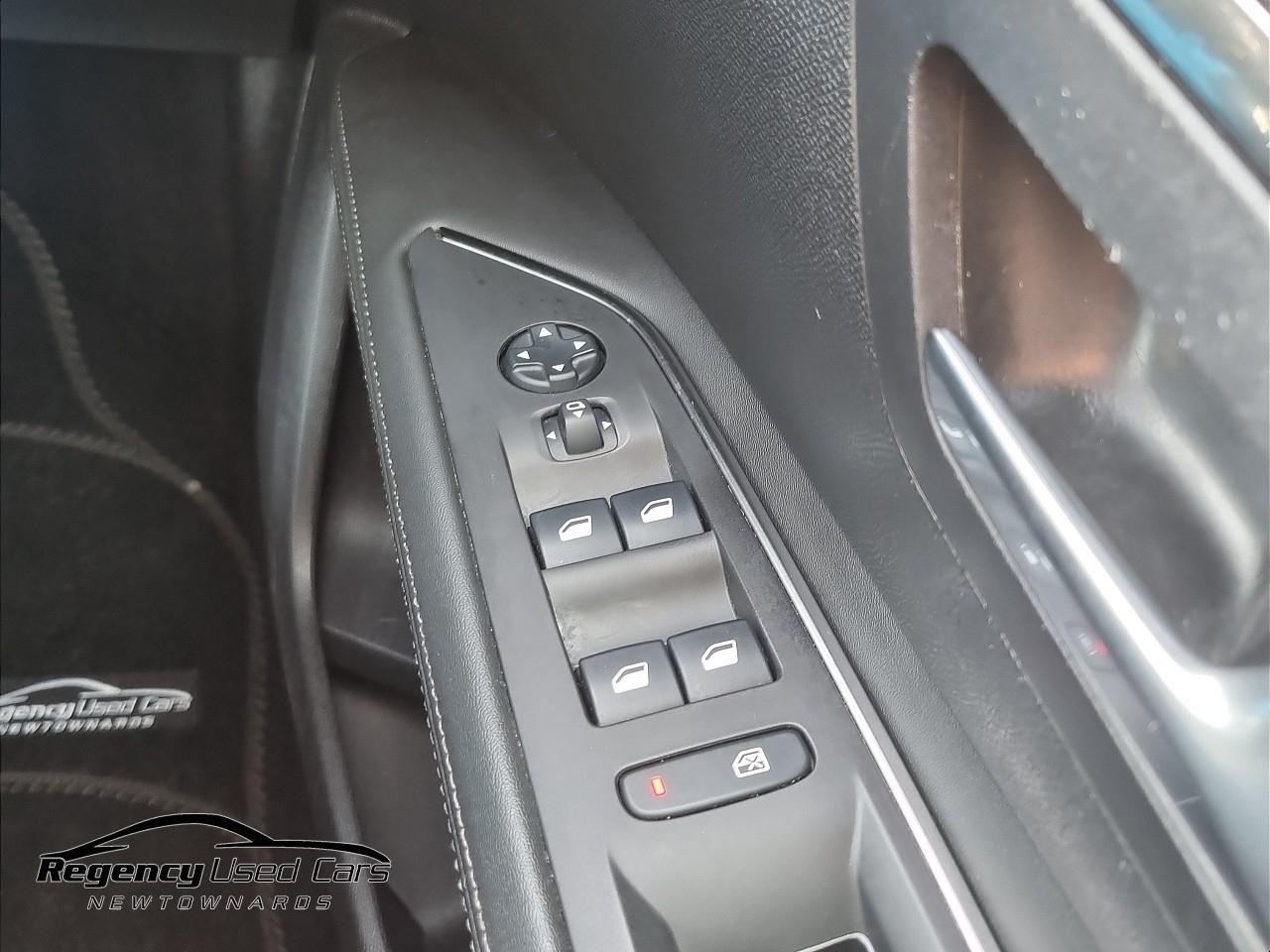 2019 PEUGEOT 1.2 PureTech Allure Euro 6 (s/s) 5dr - vehicle photo 43 for sale on PureCar