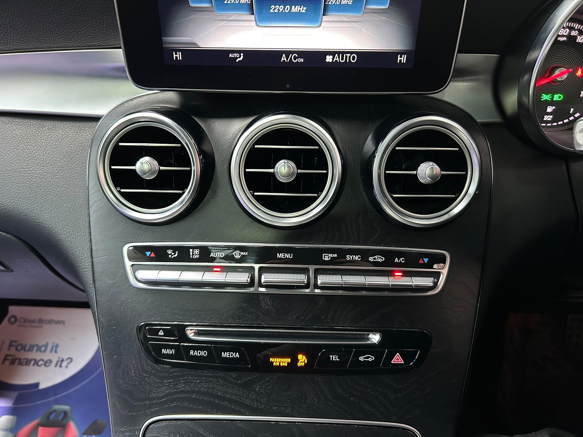 2017 MERCEDES GLC 2.1 GLC250d AMG Line (Premium Plus) G-Tronic 4MATIC Euro 6 (s/s) 5dr - vehicle photo 26 for sale on PureCar